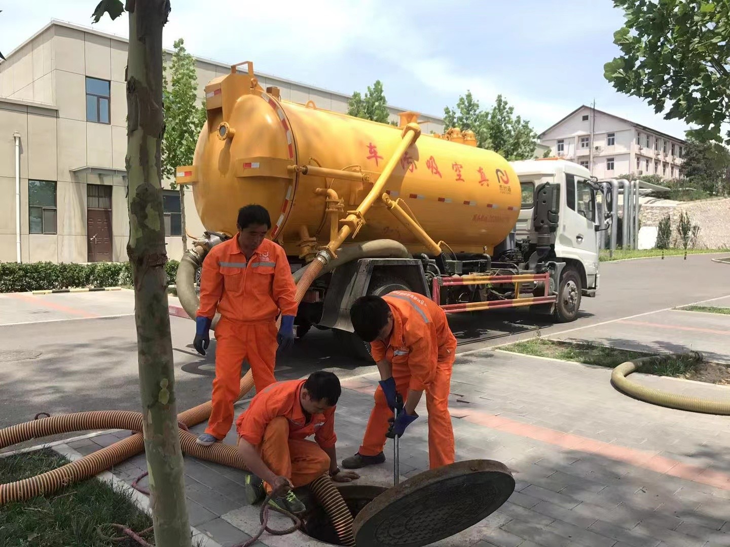 上饶化粪池清理与5-8吨吸粪车施工效率分析